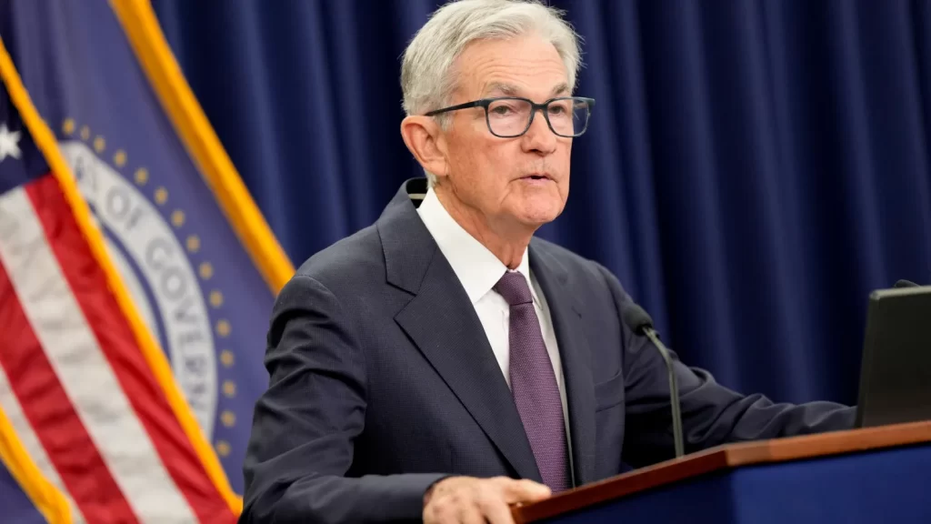 108200210 1758135300895 gettyimages 2235415325 powell fomc